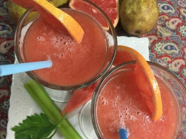 Poletni čistilni napitek